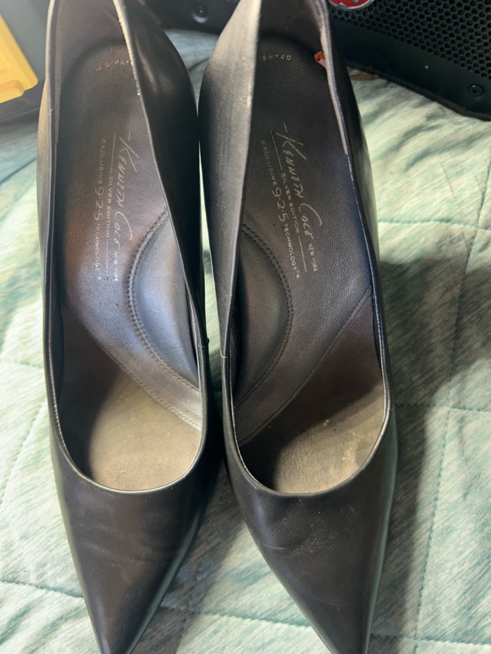 Kenneth Cole Black Pointed Toe Leather Pumps